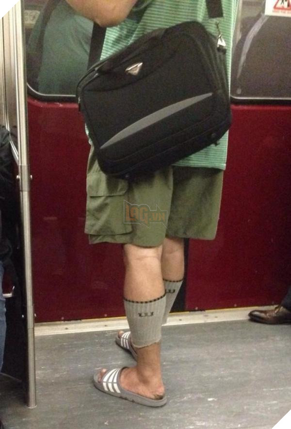 6712310 iveheardofcutoffjeansbeforebutthisisanewone imgur 1539044975 728 202607e05a 1539787087