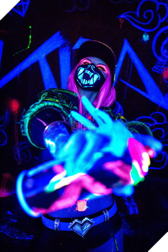 LMHT: Cùng chiêm ngưỡng bộ Cosplay KDA Akali trong trang phục phản quang mới lạ 5