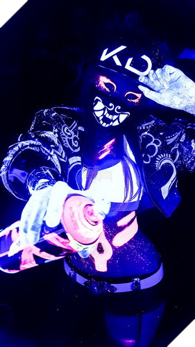 LMHT: Cùng chiêm ngưỡng bộ Cosplay KDA Akali trong trang phục phản quang mới lạ 6