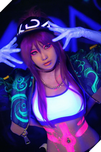 LMHT: Cùng chiêm ngưỡng bộ Cosplay KDA Akali trong trang phục phản quang mới lạ 2