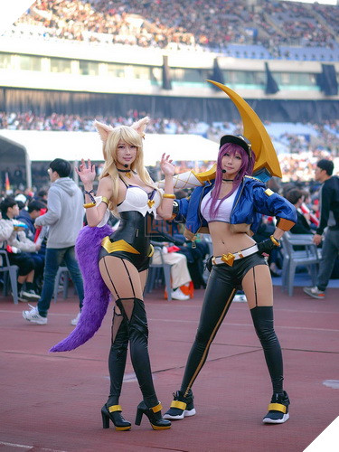 LMHT: Cùng chiêm ngưỡng bộ Cosplay KDA Akali trong trang phục phản quang mới lạ