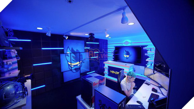 Bên trong studio khủng của hot streamer hàng đầu thế giới: Thiên đường công nghệ đội lốt tầng hầm - Ảnh 2.
