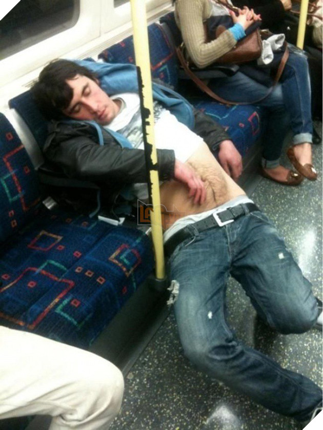 [Vui] Những tư thế ngủ bất chấp mọi hoàn cảnh của các thánh ngủ nướng - Ảnh 14.