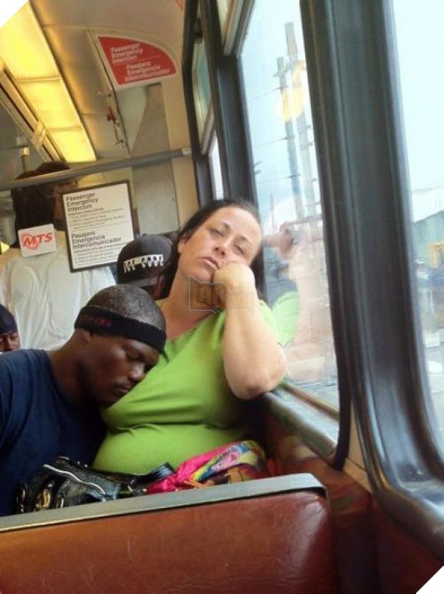 [Vui] Những tư thế ngủ bất chấp mọi hoàn cảnh của các thánh ngủ nướng - Ảnh 15.