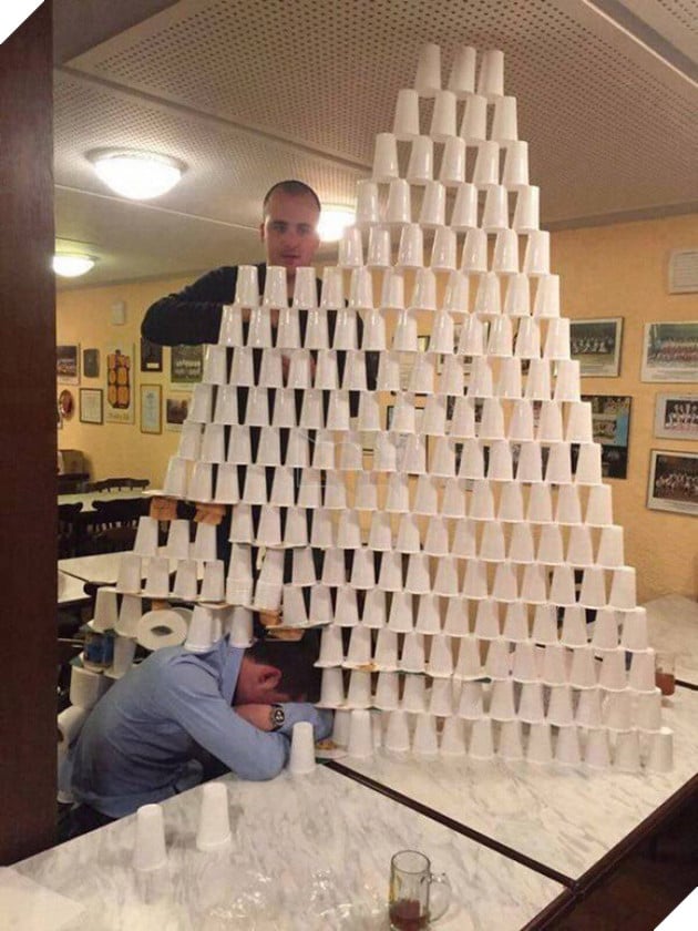 [Vui] Những tư thế ngủ bất chấp mọi hoàn cảnh của các thánh ngủ nướng - Ảnh 17.