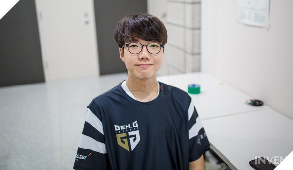 HOT: SKT T1 chính thức công bố đội hình mới, không phải Peanut hay Huni, Khan mới là cái tên mới nhất trở thành đồng đội của Faker - Ảnh 4.