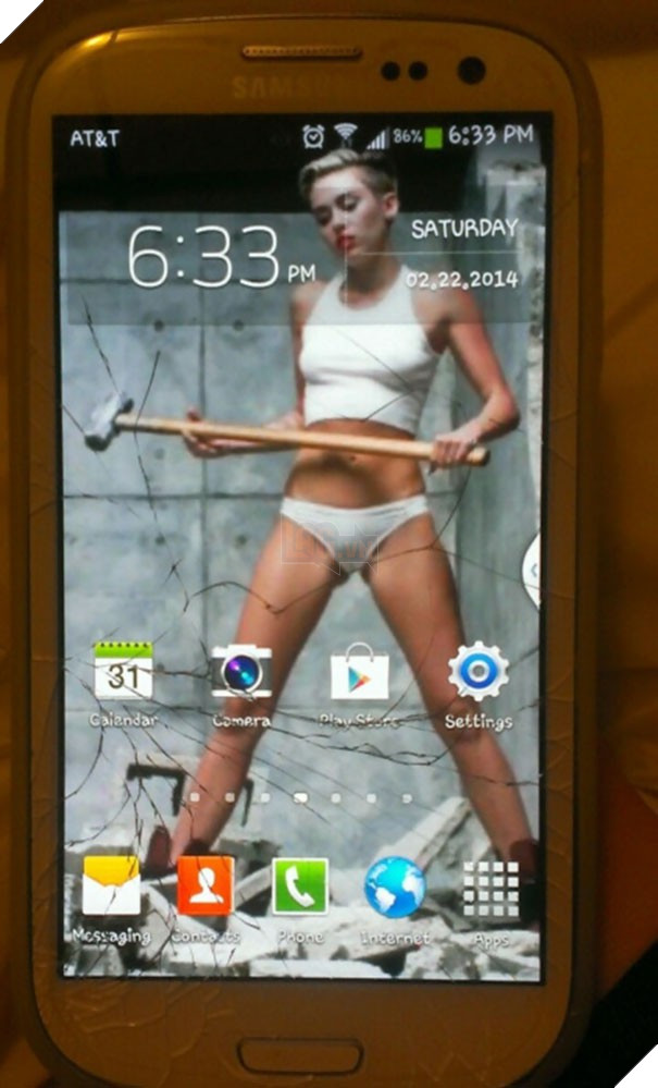 [Vui] 10+ cách sửa smartphone vỡ màn hình cực kỳ sáng tạo, không tồn tiền mà còn rất ngầu - Ảnh 11.