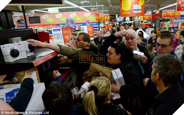 Black Friday là ngày gì và tại sao người ta phát cuồng vì Black Friday? 12