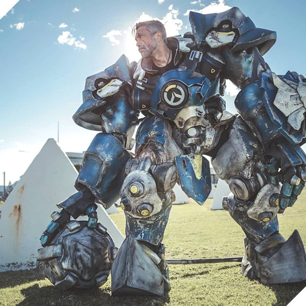 Overwatch: Choáng ngợp với bộ ảnh Reinhardt cực chất và đúng size khổng lồ 5