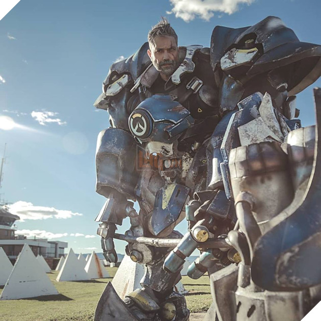 Overwatch: Choáng ngợp với bộ ảnh Reinhardt cực chất và đúng size khổng lồ 4