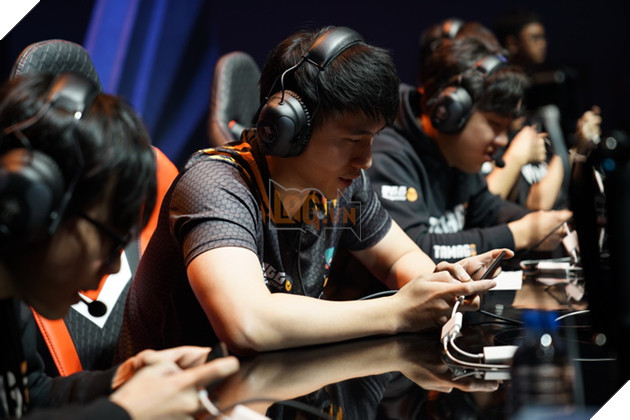 Vòng loại AIC 2018 Ngày 2: Swing Phantom và Overclockers giữ vững phong độ đỉnh cao 3