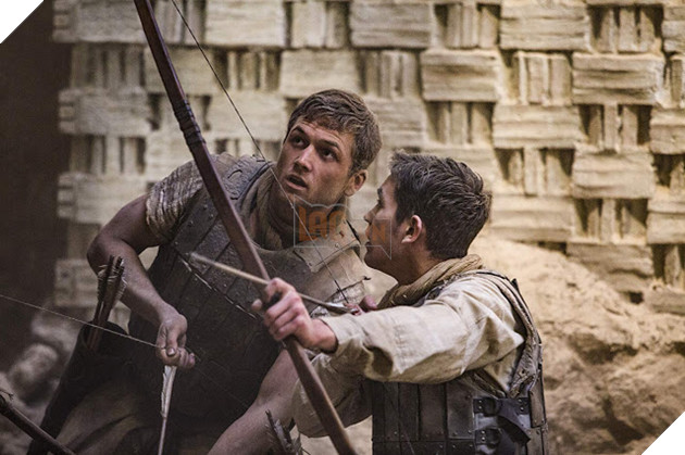 Review phim Robin Hood: Khi người hùng Robin Hood mang dòng máu Kingsman