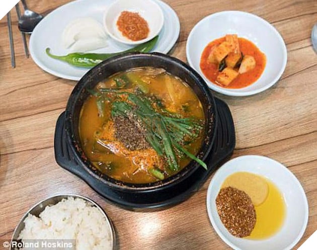 Tai Han Quoc cho lam thit dang khon kho vi bay ban cong khai khien nguoi khac dau long 4 Tại Hàn Quốc chó làm thịt đang khốn khổ vì bầy bán công khai khiến người khác đau lòng 4