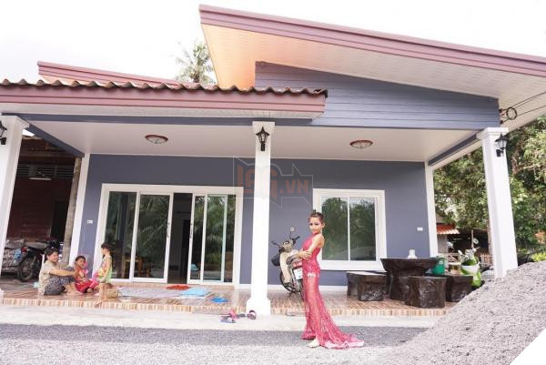Kham phuc cau be 12 tuoi tro nen noi tieng nho vao tai trang diem xuat sac cua minh 4 10