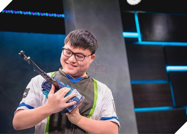 All-Star 2018: Faker tiết lộ sẽ lăn lộn trên sân khấu và quyết tâm vô địch giải solo 1v1 - Ảnh 3. All-Star 2018: Faker tiết lộ sẽ lăn lộn trên sân khấu và quyết tâm vô địch giải solo 1v1 - Ảnh 3.