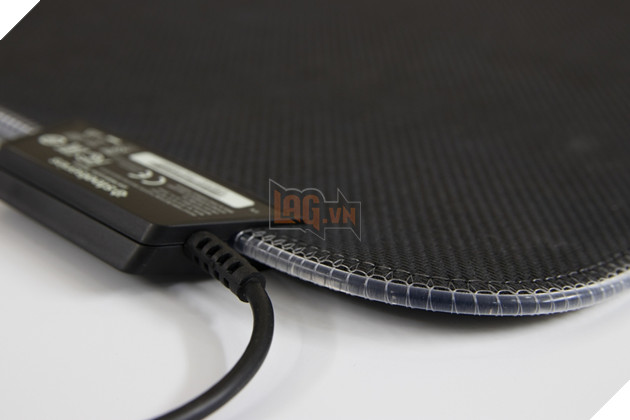 Tren tay nhanh bo san pham lot chuot QcK den tu SteelSeries co vien RGB cuc dep 11 Trên tay nhanh bộ sản phẩm lót chuột QcK đến từ SteelSeries có viền RGB cực đẹp 11