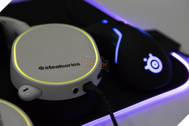 Tren tay nhanh bo san pham lot chuot QcK den tu SteelSeries co vien RGB cuc dep 17 Trên tay nhanh bộ sản phẩm lót chuột QcK đến từ SteelSeries có viền RGB cực đẹp 17