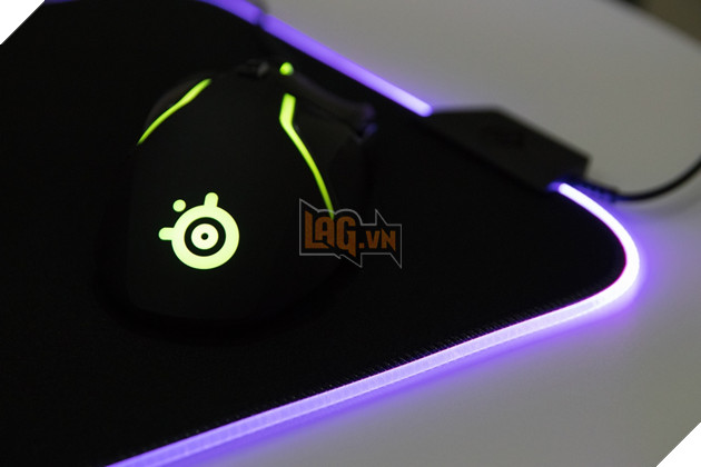 Tren tay nhanh bo san pham lot chuot QcK den tu SteelSeries co vien RGB cuc dep 16 Trên tay nhanh bộ sản phẩm lót chuột QcK đến từ SteelSeries có viền RGB cực đẹp 16