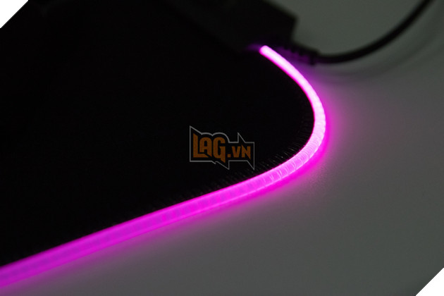 Tren tay nhanh bo san pham lot chuot QcK den tu SteelSeries co vien RGB cuc dep 13 Trên tay nhanh bộ sản phẩm lót chuột QcK đến từ SteelSeries có viền RGB cực đẹp 13