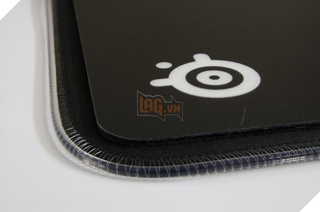 Tren tay nhanh bo san pham lot chuot QcK den tu SteelSeries co vien RGB cuc dep 12 Trên tay nhanh bộ sản phẩm lót chuột QcK đến từ SteelSeries có viền RGB cực đẹp 12