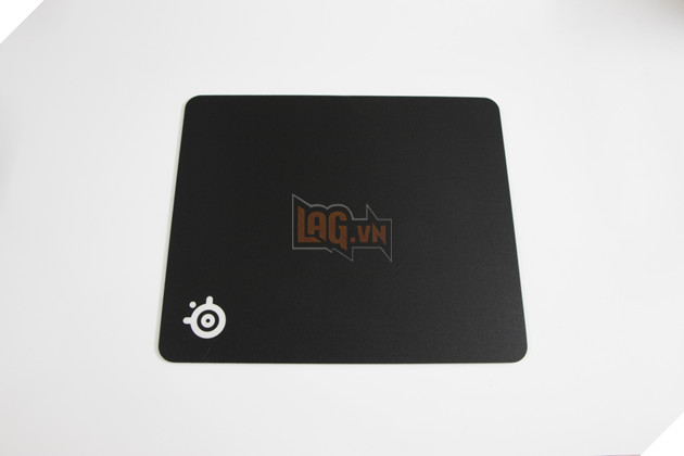 Tren tay nhanh bo san pham lot chuot QcK den tu SteelSeries co vien RGB cuc dep 5 Trên tay nhanh bộ sản phẩm lót chuột QcK đến từ SteelSeries có viền RGB cực đẹp 5