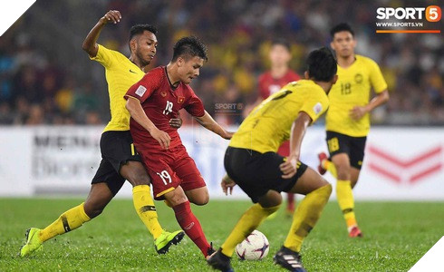 Tỷ số Việt Nam - Malaysia trực tiếp Malaysia 2-2 Việt Nam HT : Huy Hùng, Đức Huy liên tiếp lập công 3