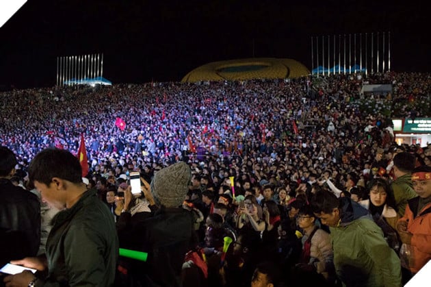 Thành phố ngàn hoa Đà Lạt và tình yêu bóng đá Việt