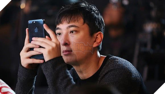 Chỉ một cú bấm follow, đại gia Vương Tư Thông biến hot girl Trung Quốc thành hiện tượng mạng xã hội - Ảnh 1.