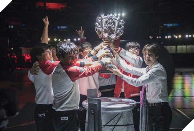 Quản lý của SKT T1 tiết lộ: “Sức hút của chúng tôi là quá lớn, nhiều tuyển thủ chấp nhận giảm lương chỉ để được làm đồng đội của Faker” - Ảnh 1.