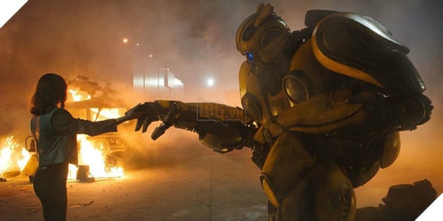 Review phim Bumblebee: Travis Knight và luồng gió mới cho series Transformers 4