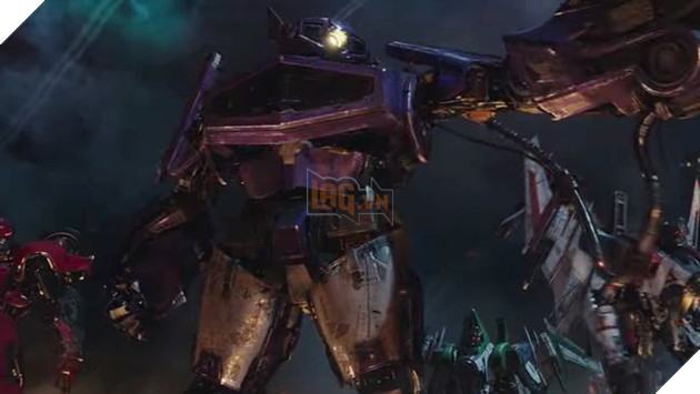 Đạo diễn phim Bumblebee muốn một phần Transformers diễn ra trên Cybertron 4