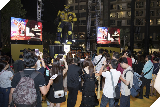 Đánh thức siêu robot biến hình Bumblebee cùng Ninh Dương Lan Ngọc, Hứa Vĩ Văn và dàn sao Việt 38