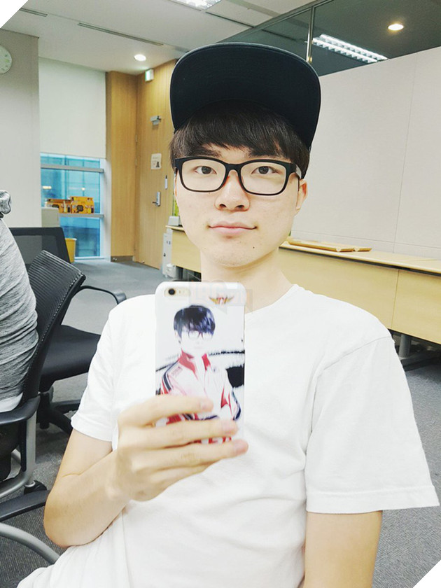 Faker lại thể hiện độ phũ khi trả lời phỏng vấn: kkOma dành nhiều thời gian cho tôi nhất, nhưng tôi thì chả muốn gặp anh ấy tí nào - Ảnh 3.