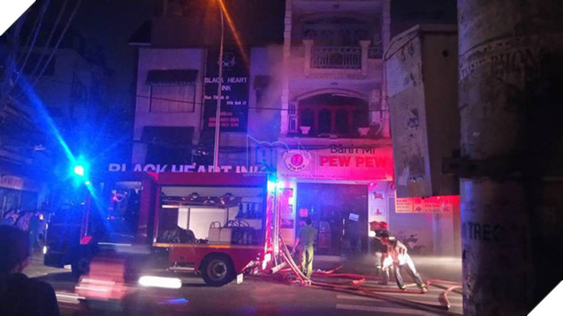 Hú hồn, quán bánh mỳ của Pewpew suýt nữa thì gặp hỏa hoạn giữa đêm - Ảnh 1.