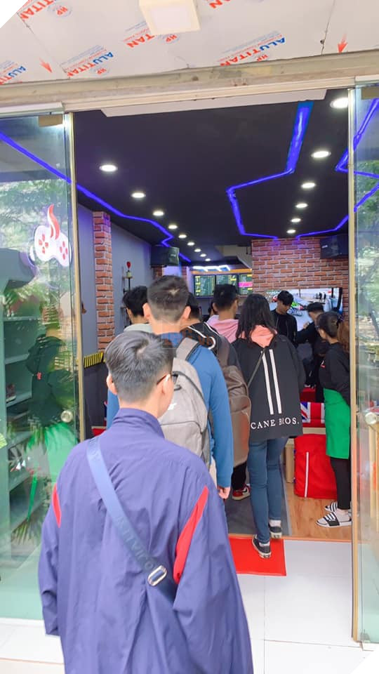 Tiệm Cà Phê Games của Viruss thất thủ ngày đầu mở cửa - Ảnh 2. Tiệm Cà Phê Games của Viruss thất thủ ngày đầu mở cửa - Ảnh 2.