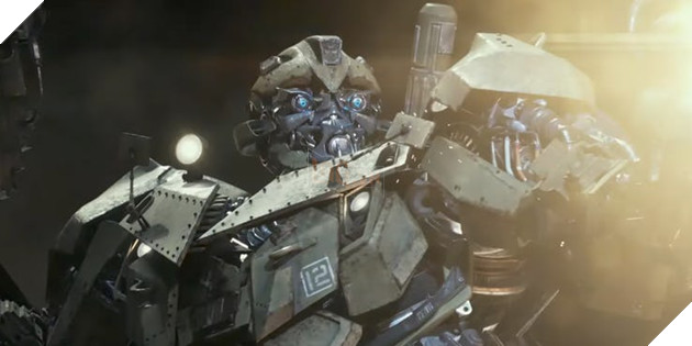 Bumblebee: 6 hạt sạn khó nuốt trôi nhất trong phim mà chỉ fan cứng mới thấu hiểu 3