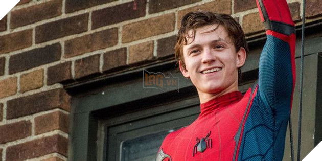 Tom Holland nổi hứng muốn Tobey Maguire vào vai ... chú Ben