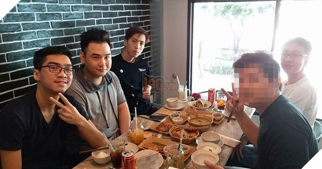 Những vụ tai nạn oái ăm của Tứ hoàng streamer trong năm 2018 - Ảnh 1. Những vụ tai nạn oái ăm của Tứ hoàng streamer trong năm 2018 - Ảnh 1.