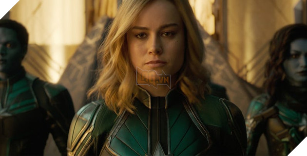 Captain Marvel hé lộ tạo hình mới trong bộ đồ chiến binh Kree và mái tóc Mohawk chất chơi