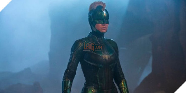 Captain Marvel hé lộ tạo hình mới trong bộ đồ chiến binh Kree và mái tóc Mohawk chất chơi 2