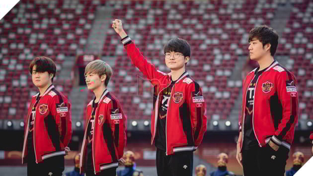 Faker lần đầu lên tiếng thừa nhận áp lực, tuyên bố gạt cảm xúc sang một bên khi ký hợp đồng với SKT - Ảnh 2.