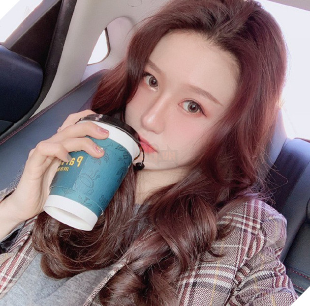 Đắng lòng nữ streamer xinh đẹp lộ mặt thật rồi bị mất cả trăm ngàn lượt follow - Ảnh 11.