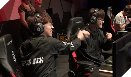 LMHT: Nổi tiếng keo kiệt nhưng Faker lại tặng quà sinh nhật công khai cho một người duy nhất, giá trị lên tới gần...200 nghìn VND - Ảnh 2.