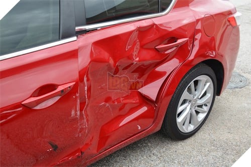 Nhóm thiếu niên bắt chước GTA chơi trò đập nát bét siêu xe, gây thiệt hại gần 20 tỷ đồng - Ảnh 4. Nhóm thiếu niên bắt chước GTA chơi trò đập nát bét siêu xe, gây thiệt hại gần 20 tỷ đồng - Ảnh 4.