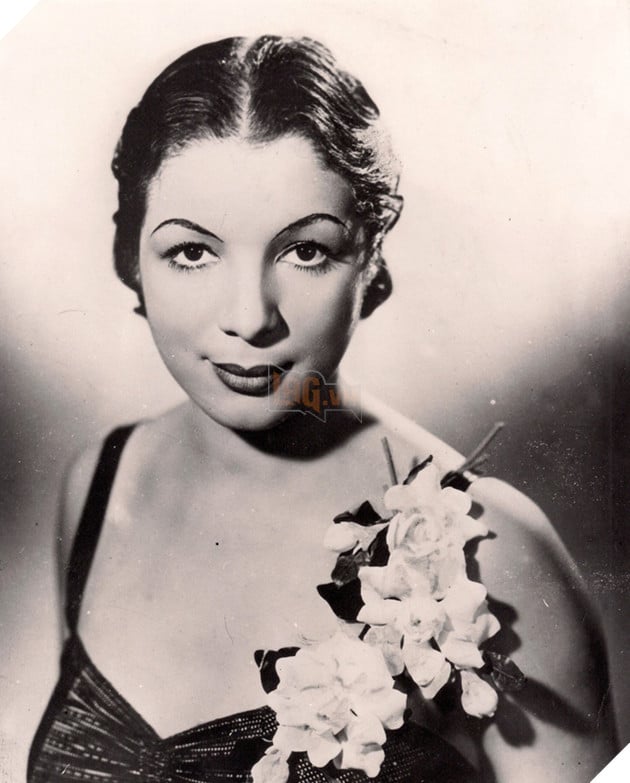 Evelyn Dove: Nữ thần nhạc Jazz, từng vinh dự hát trước lãnh đạo Liên Xô Joseph Stalin - Ảnh 1. Evelyn Dove: Nữ thần nhạc Jazz, từng vinh dự hát trước lãnh đạo Liên Xô Joseph Stalin - Ảnh 1.