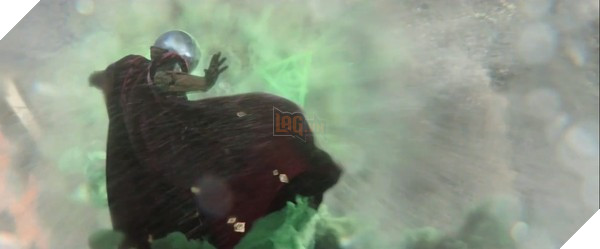 Nghẹt thở với Người Đá  Lửa và Nước tấn công Người Nhện cùng Mysterio trong trailer Spider-man: Far From Home