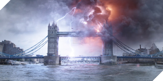 Cau-Thap-Luan-Don-bi-tan-cong-trong-Spider-Man-Far-From-Home