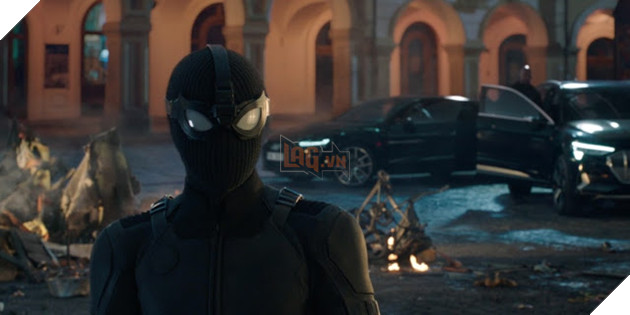 Bo-trang-phuc-bi-mat-cua-Spider-Man-trong-Far-From-Home