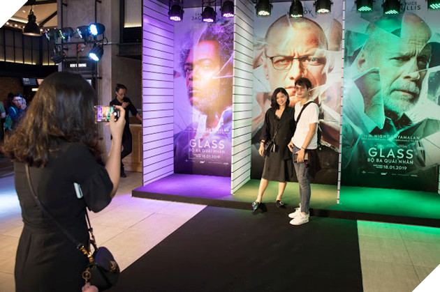 Hoat-dong-chup-anh-luu-niem-tai-Hop-bao-phim-Glass