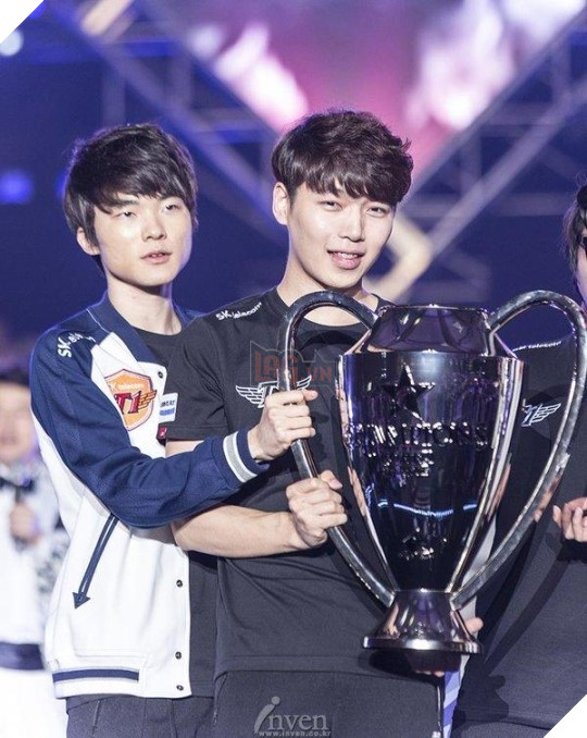 Cộng đồng phản ứng trái chiều về việc Marin giải nghệ: “Cái người nhân cách đầy vấn đề này cuối cùng cũng giải nghệ rồi” 4